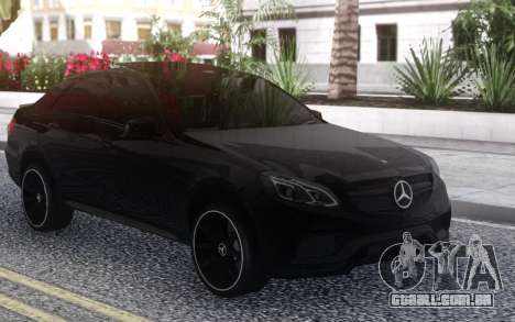 A Mercedes-Benz E63S W212 para GTA San Andreas