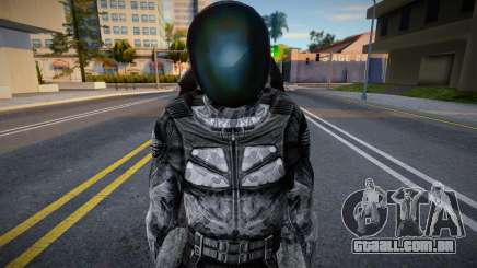 Membro do grupo X7 em um macacão científico da S.T. para GTA San Andreas